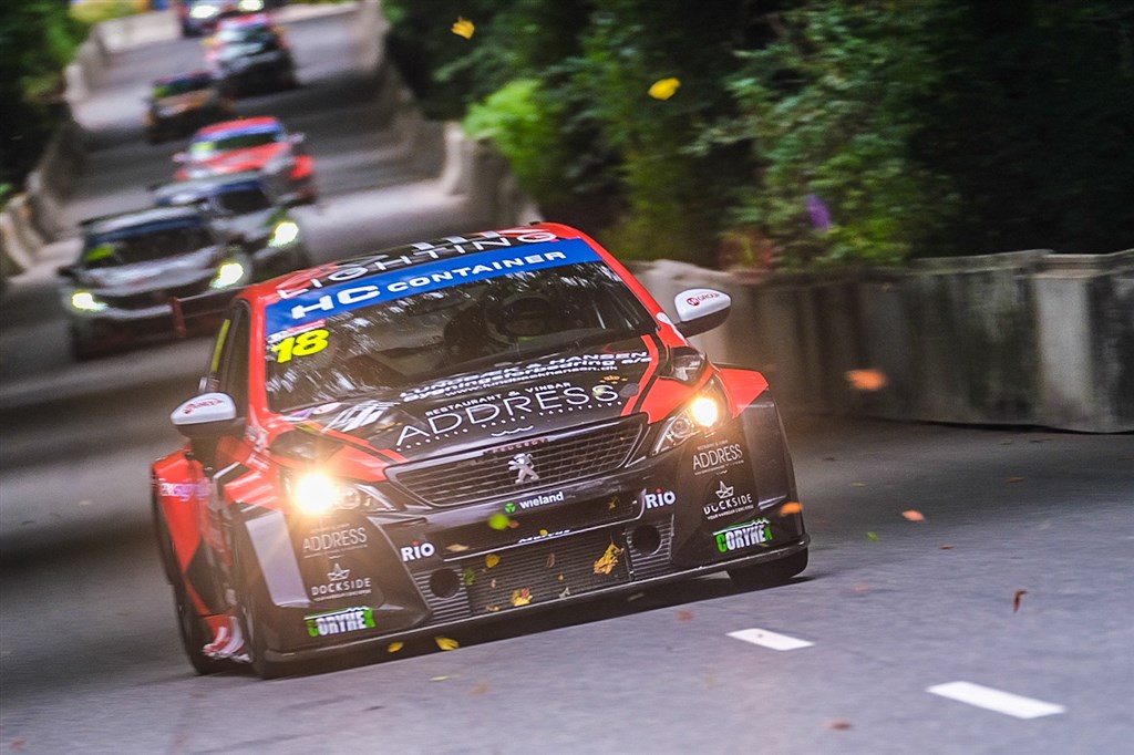 Michael Markussen har i lighed med Kasper H. Jensen haft godt med vind i sejlene til de to byløb i København og Aarhus, og Peugeot-køreren har nu alt linet op til en god sæsonafslutning.
(Foto: Niklas Majgaard/TCR Denmark)